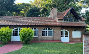 VENTA DE ESPECTACULAR QUINTA EN ARROYO LEYES