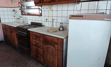 Venta casa 3 AMBIENTES +casita Remedios de Escalda