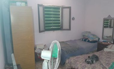 CASA 4 AMBIENTES EN VENTA CON PATIO MAS DEPTO