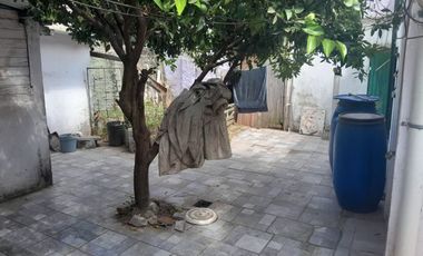 CASA 4 AMBIENTES EN VENTA CON PATIO MAS DEPTO