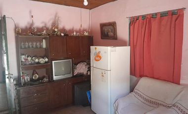 CASA 4 AMBIENTES EN VENTA CON PATIO MAS DEPTO