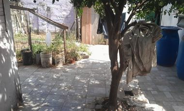 CASA 4 AMBIENTES EN VENTA CON PATIO MAS DEPTO