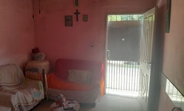 CASA 4 AMBIENTES EN VENTA CON PATIO MAS DEPTO