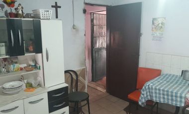 CASA 4 AMBIENTES EN VENTA CON PATIO MAS DEPTO