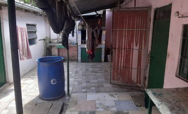 CASA 4 AMBIENTES EN VENTA CON PATIO MAS DEPTO