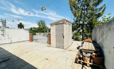 VENTA CASA 3 AMBIENTES CON COCHERA APTO CRÉDITO