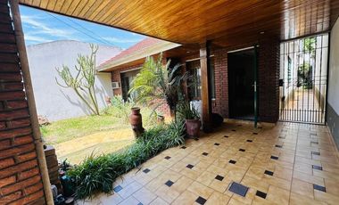 VENTA CASA 3 AMBIENTES CON COCHERA APTO CRÉDITO