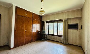 VENTA CASA 3 AMBIENTES CON COCHERA APTO CRÉDITO