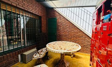 VENTA CASA 3 AMBIENTES CON COCHERA APTO CRÉDITO