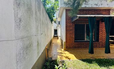 VENTA CASA 3 AMBIENTES CON COCHERA APTO CRÉDITO