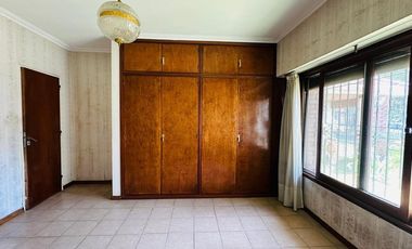 VENTA CASA 3 AMBIENTES CON COCHERA APTO CRÉDITO