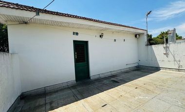 VENTA CASA 3 AMBIENTES CON COCHERA APTO CRÉDITO