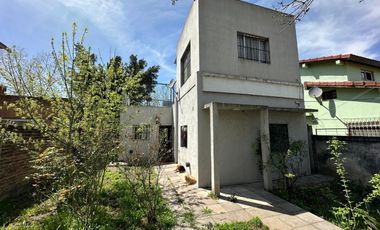 VENTA CASA 3 AMBIENTES CON PATIO QUINCHO PARRILLA