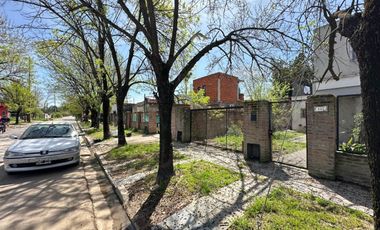 VENTA CASA 3 AMBIENTES CON PATIO QUINCHO PARRILLA