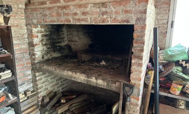 VENTA CASA 3 AMBIENTES CON PATIO QUINCHO PARRILLA