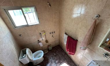 VENTA CASA 3 AMBIENTES CON PATIO QUINCHO PARRILLA