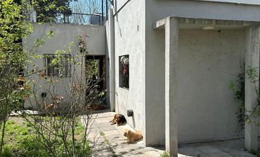 VENTA CASA 3 AMBIENTES CON PATIO QUINCHO PARRILLA
