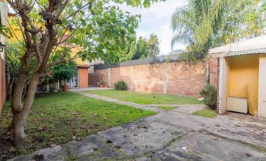 VENTA CASA 5 AMBIENTES VILLA ADELINA