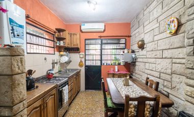 VENTA CASA 5 AMBIENTES VILLA ADELINA