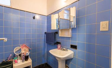 VENTA CASA 5 AMBIENTES VILLA ADELINA