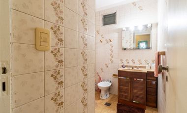 VENTA CASA 5 AMBIENTES VILLA ADELINA
