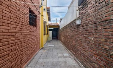 VENTA CASA 5 AMBIENTES VILLA ADELINA