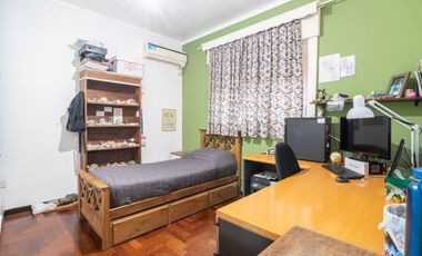 VENTA CASA 5 AMBIENTES VILLA ADELINA