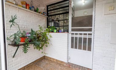 VENTA CASA 5 AMBIENTES VILLA ADELINA