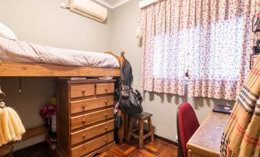 VENTA CASA 5 AMBIENTES VILLA ADELINA
