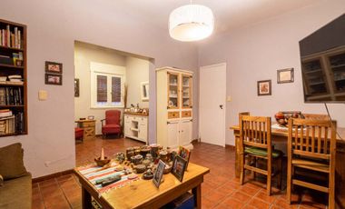 VENTA CASA 5 AMBIENTES VILLA ADELINA