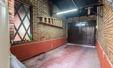 VENTA CASA 5 AMBIENTES VILLA ADELINA