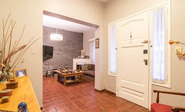 VENTA CASA 5 AMBIENTES VILLA ADELINA
