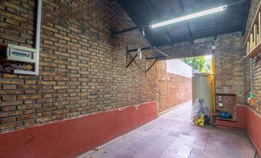 VENTA CASA 5 AMBIENTES VILLA ADELINA