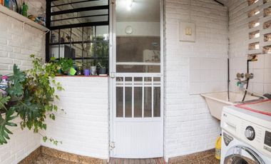 VENTA CASA 5 AMBIENTES VILLA ADELINA