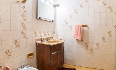 VENTA CASA 5 AMBIENTES VILLA ADELINA