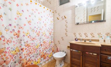 VENTA CASA 5 AMBIENTES VILLA ADELINA