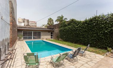 VENTA PH 4 AMB. C/FONDO Y PILETA RAMOS MEJIA