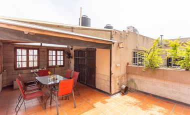 VENTA PH 4 AMB. C/FONDO Y PILETA RAMOS MEJIA