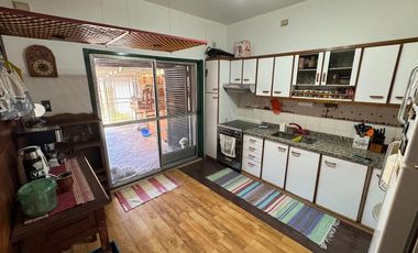 VENTA DUPLEX 4 AMBIENTES E/ INDEPENDIENTE EN MORON