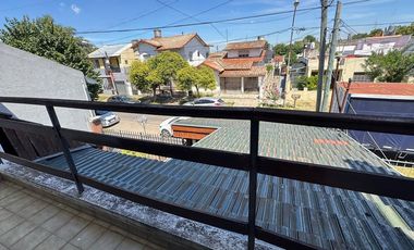 VENTA DUPLEX 4 AMBIENTES E/ INDEPENDIENTE EN MORON