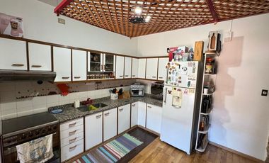 VENTA DUPLEX 4 AMBIENTES E/ INDEPENDIENTE EN MORON