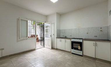 PH EN VENTA 3 AMB CON PATIO Y GARAGE, SAN JOSE