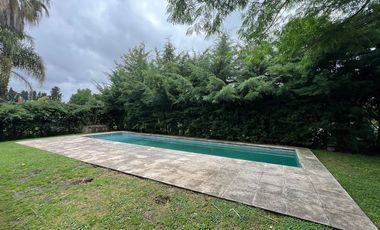 Alquiler casa en Contry Club Privado Loma Verde