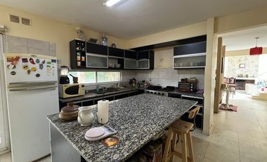 Alquiler casa en Contry Club Privado Loma Verde