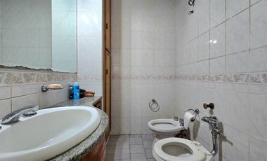 VENTA CASA 5 AMBIENTES CON QUINCHO VILLA BALLESTER