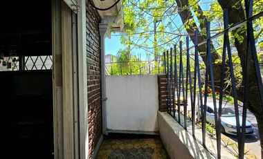 VENTA CASA 5 AMBIENTES CON QUINCHO VILLA BALLESTER