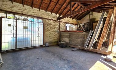 VENTA CASA 5 AMBIENTES CON QUINCHO VILLA BALLESTER