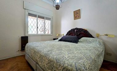 VENTA CASA 5 AMBIENTES CON QUINCHO VILLA BALLESTER