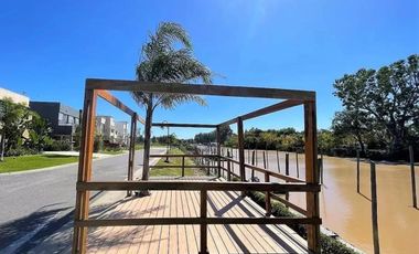 Casa 4 ambientes en Venta Barrio Nautico, permuta