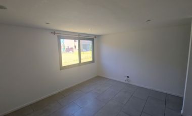 Casa 4 ambientes en Venta Barrio Nautico, permuta